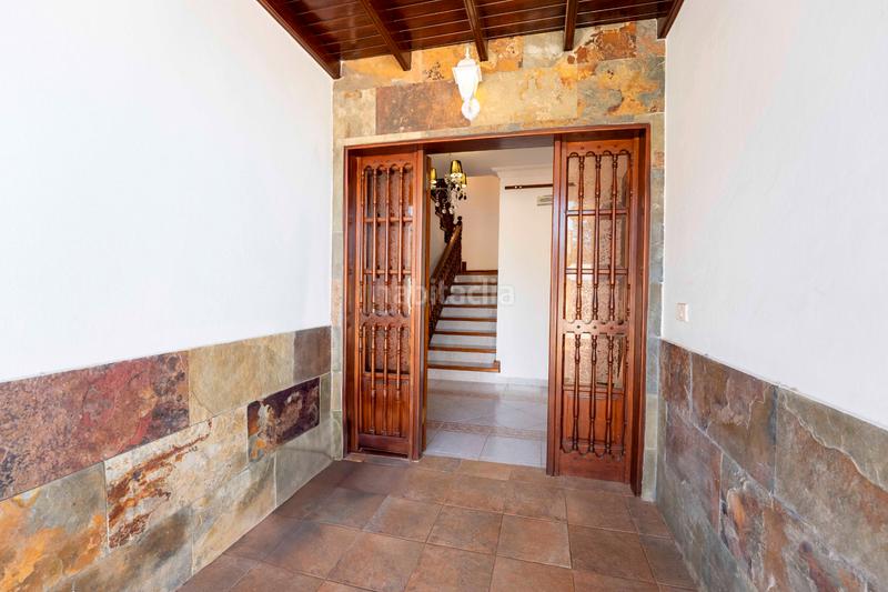 Foto ff4328cc-2a12-4a79-8182-df73c59879bb. Chalet con camino parcheggio in Sauzal (El)