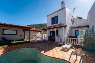 Chalet  Carretera las breas. Este impresionante chalet independiente en el sauzal con  vistas