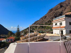 Masia  Calle el guro. �doble oportunidad en valle gran rey! vida y negocio