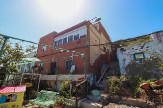 Casa aparellada a Tres Barrios - Trasmontaña