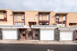 Dúplex a Calle manuel de león falcón 25. Dúplex en la zona del conocido residencial chalet la cornisa, en