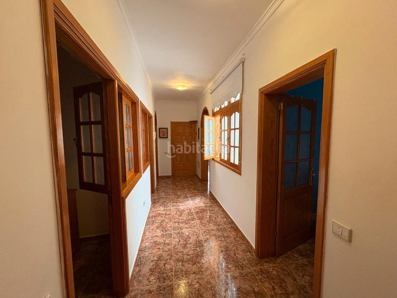 Foto b059fc95-dc8a-4042-aa2a-d4db4fedff11. Casa adossada amb aparcament a Los Giles - Las Majadillas Palmas de Gran Canaria (Las)