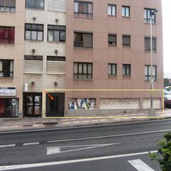 Local commercial à Calle callejón del castillo 12. Oportunidad de inversión. local comercial en venta