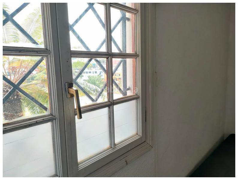 Foto 010656ba-6ce0-42d1-919c-d38640a4b601. Casa amb aparcament a Tafira Palmas de Gran Canaria (Las)