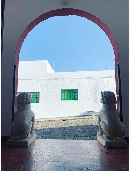 Foto ca1db15b-da7c-4241-8724-2c5256650f29. Edificio in villa de Teguise Teguise