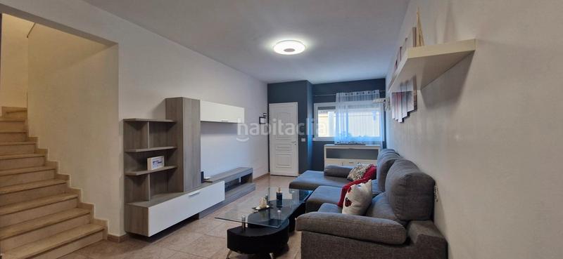 Foto 417fbea4-7b0b-4401-88ce-738a8b4f7eec. Miete zweistöckige wohnung in pasaje tucapel 5 in Arucas