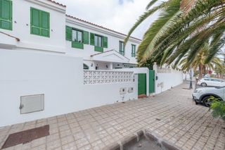D�plex en Calle lola massieu 8. Se vende magn�fico d�plex en agaete
