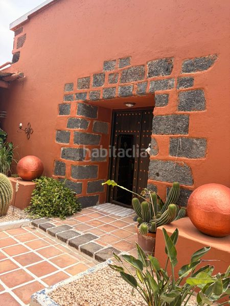 Foto 1f30fc1a-ff32-47d9-a788-b4f625c816f1. Casa amb aparcament a villa de Teguise Teguise