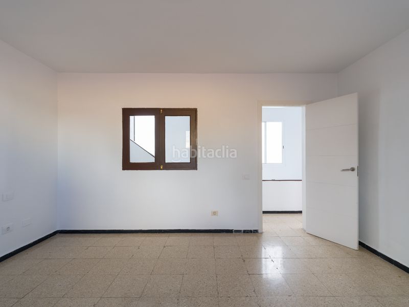 Foto a8189e65-c7a1-4f40-9b1f-1970a3b95d54. Edifici a San Juan Telde
