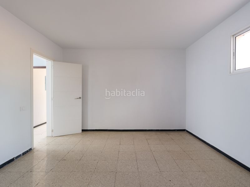 Foto cce3a7f7-f2cc-4874-9ab7-1b1f3f571e6b. Edifici a San Juan Telde