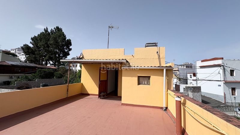 Foto 0cb2303e-1225-4948-a012-934d8d519835. Casa adossada amb aparcament a Teror pueblo Teror