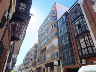 Alquiler Piso  Calle josé maría lacort. Estupenda vivienda semi nueva y sin amueblar zona centro cerca d