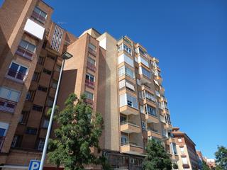 Alquiler Piso  Calle estación. Estupenda vivienda reformada a estrenar y sin amueblar entre la