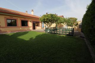Chalet  Calle balago 2. Chalet independiente en una sola planta en aldeamayor de san mar