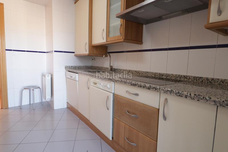 Foto 6283397f-3665-49b1-b3ee-4755384df273. Pis a calle amadeo arias 32 a Parquesol Valladolid