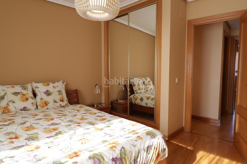 Foto b3ce059f-51ac-4bd3-bee9-1489ea39b7a5. Pis a calle amadeo arias 32 a Parquesol Valladolid
