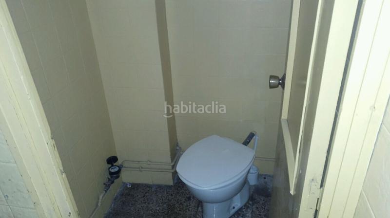 Foto df7542cb-0039-4aa2-9f82-2983974de302. Locale commerciale in calle neptuno 10 in La Victoria - Puente Jardín Valladolid