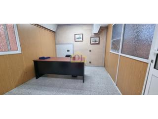 Location Édifice  N/a. Se alquila entreplanta comercial con muchas posibilidades próxim