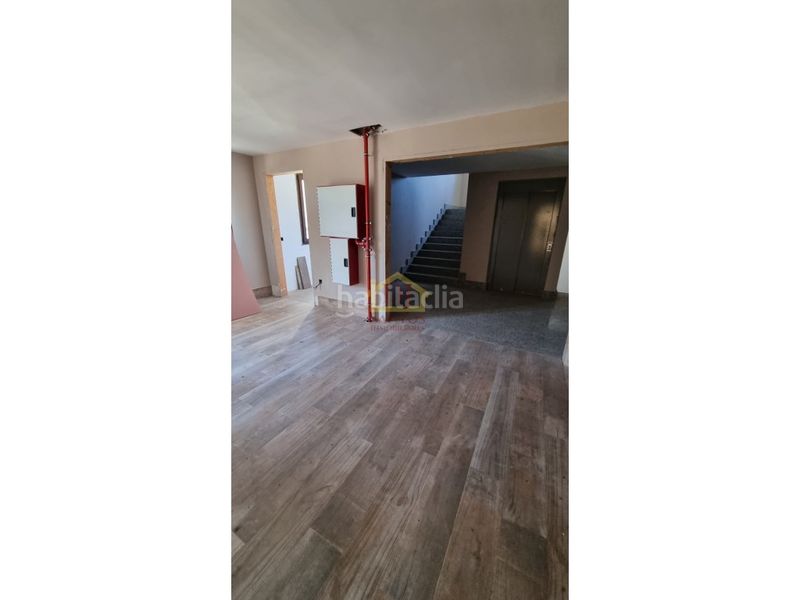 Foto f89b8a93-2e55-4095-9567-ad37084b7ba4. Edifici a Alberca (La)
