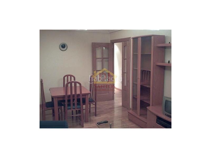 Foto 0101cd15-c690-4155-aaf8-0a68bb359e59. Flat with heating in Pizarrales Salamanca