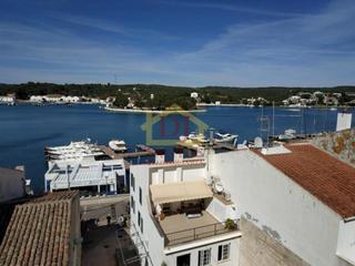 Gebäude in Centre Històric. Edificio en venta en primera linea, a solo 12 m2 del mar en el p