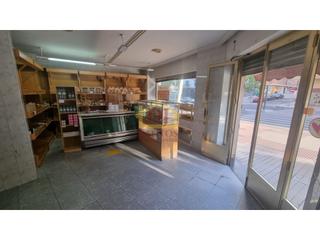 Location Local commercial  N/a. Oportunidad! local comercial en alquiler, de 60m2 esquina con 4