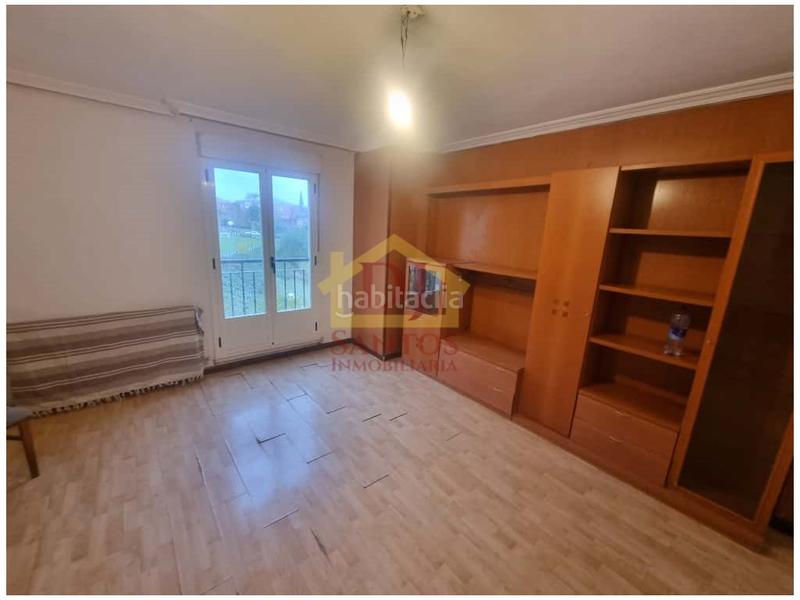 Foto e0b6a196-03b6-4a0f-af9f-3e260d995b6d. Pis amb aparcament a Vistahermosa Salamanca