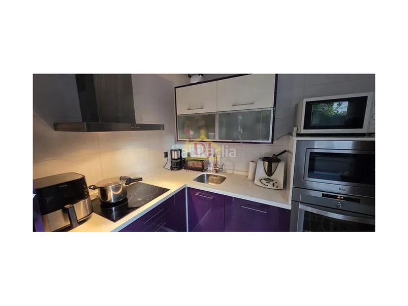 Foto 11e699a8-f964-4ecf-b421-a2610a860a43. Chalet mit parking in Villares de la Reina