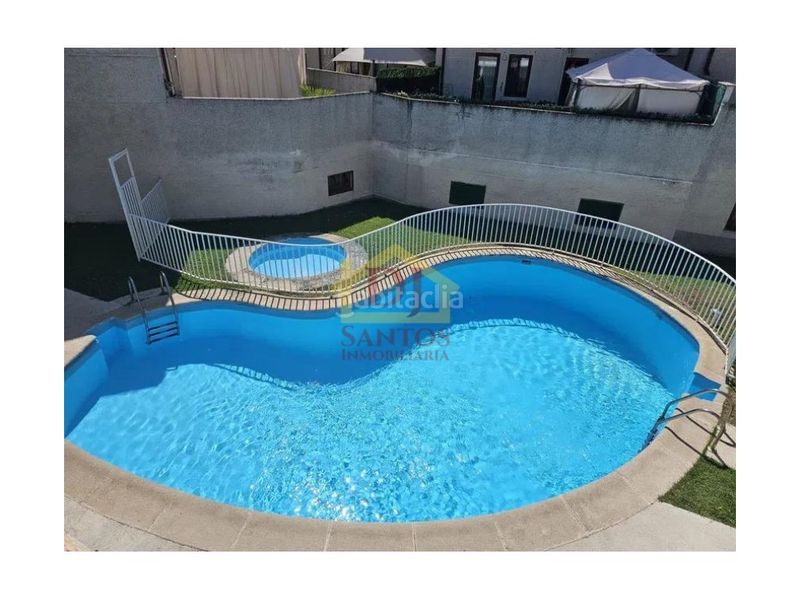 Foto 72fc2295-1c3e-431f-8393-ac6c87a5e1ba. Chalet mit parking in Villares de la Reina