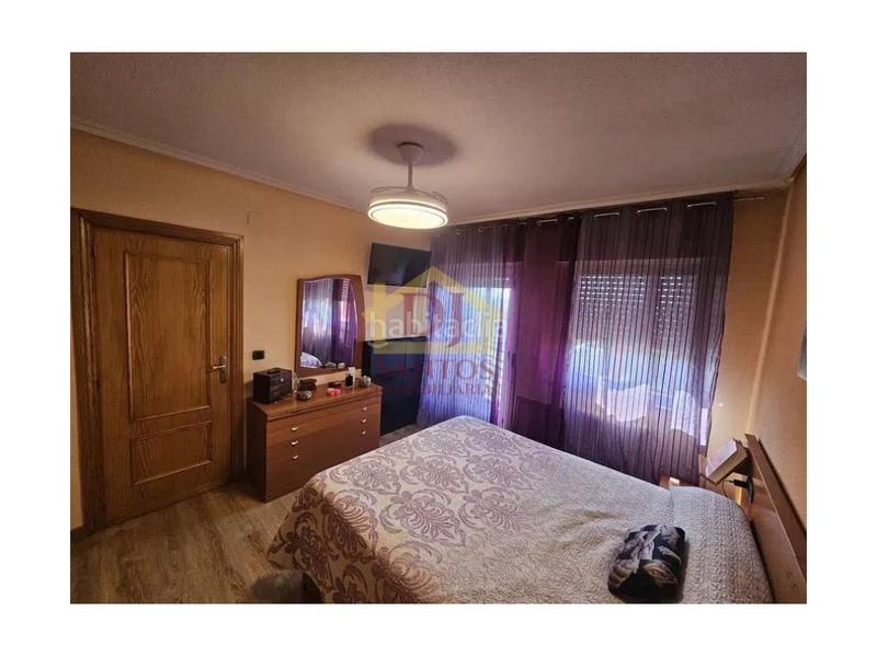 Foto 8f31cd42-efa9-49fa-aa67-75ae0502a7e6. Chalet mit parking in Villares de la Reina