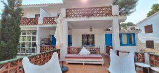 Casa aparellada a Port - La Clota - Puig Sec. Espaciosa casa con jardín y jacuzzi, zona cala montgó