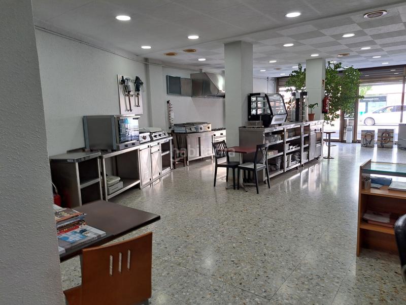 Foto 1868a959-d815-49b9-9b85-8a02814b3aeb. Business premise with heating in Centre-Estació Gavà