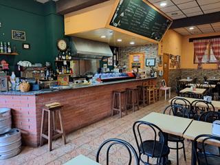 Trapasso Locale commerciale in Begues. Bar restaurante