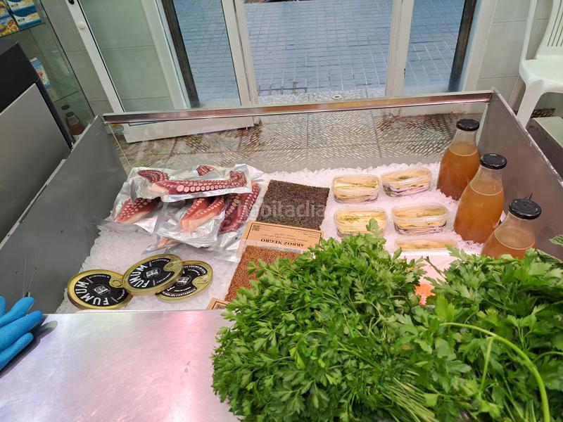 Foto b865ff69-a45e-471f-bc40-bc5cfab5f943. Traspaso local comercial gran pescadería marisquería en Barcelona