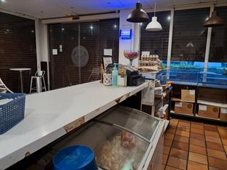 Traspaso Local Comercial en Eixample Sud - La Barceloneta. Bar cafetería, panadería con servicio degustación