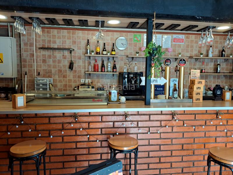 Foto a4f4f3ed-250d-4eb3-b353-2b87c05c8902. Traspàs local comercial amb calefacció a Riera Cornellà de Llobregat