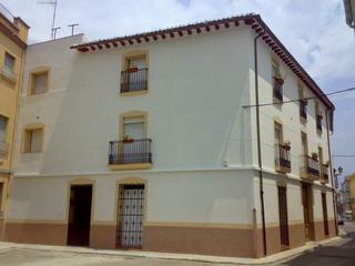 Casa  Carrer xiquet. Casa grande de pueblo con 14 habitaciones + baño