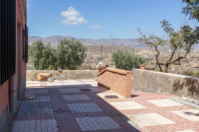Foto 6f4410d3-3207-4e61-8af7-0d827a40baaa. Casa adossada a Rioja