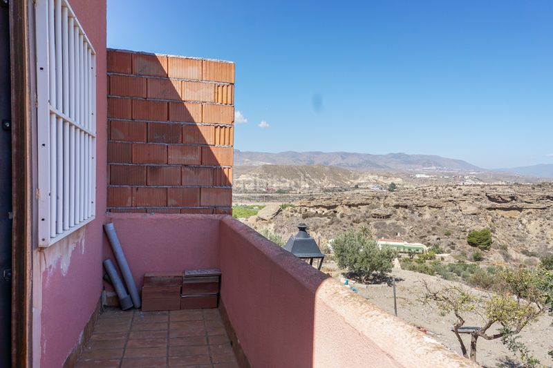 Foto 71a5beab-392b-4c58-97aa-f68a0e57afea. Casa adossada a Rioja