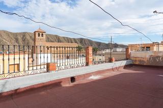 Casa en Calle juan barrau 8. Gran oportunidad en el centro de tabernas