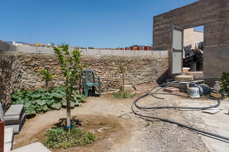 Foto c8f3ddce-e253-4f89-8661-a5c10057691c. Casa amb aparcament a Pechina
