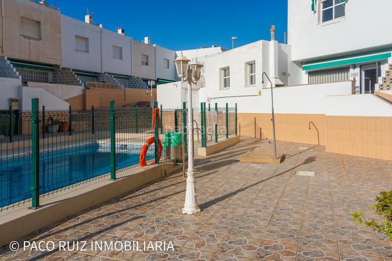 Foto b18b84cc-6ed0-4140-b88d-bdf53c9c4501. Casa adosada duplex en Retamar en Retamar Almería