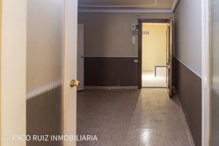 Location Local commercial à Calle josé artés de arcos 22. Local en el centro de almería