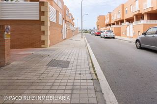 Local Comercial en Calle hermanos siret 3. Local en venta en calle hermanos siret