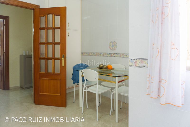 Foto ccf6706d-3a1b-4707-8b0f-12b6aa2d33fc. Piso en calle general luque 41 en Centro Almería