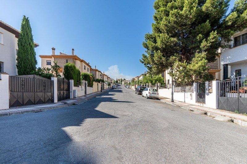 Foto 1d32328f-137c-4138-8f43-a751d8b568df. Residential plot in Urbanizaciones Alhendín