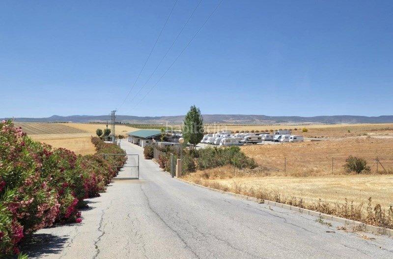 Foto 301202d7-6e67-4ad8-aa3c-a3e561777717. Parking coche parking de caravanas en Malahá (La)