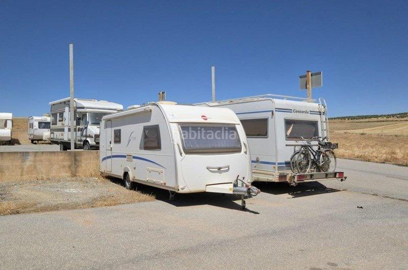 Foto 4257b486-18a1-4b1f-ac22-d170992de3e2. Parking coche parking de caravanas en Malahá (La)