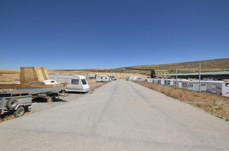 Foto 4bb66700-891f-4d8e-bef8-e80f4af6e36f. Parking coche parking de caravanas en Malahá (La)