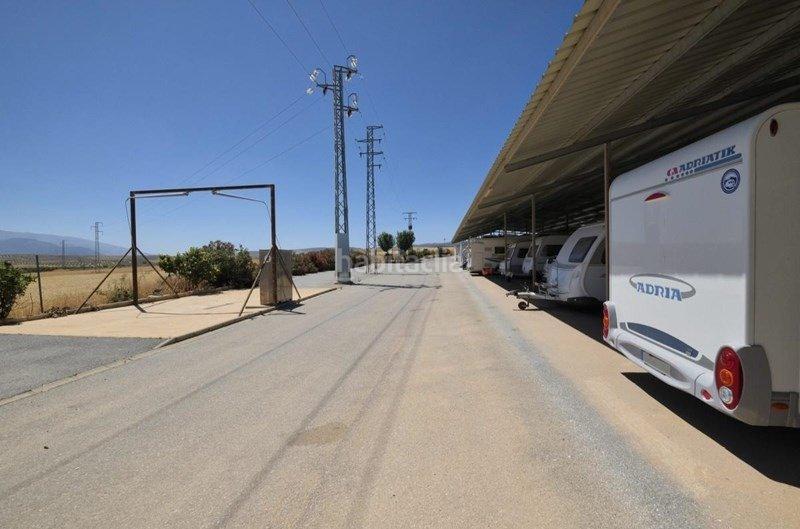 Foto 53f095f6-9924-4019-b01c-a55cb5db8b86. Parking coche parking de caravanas en Malahá (La)